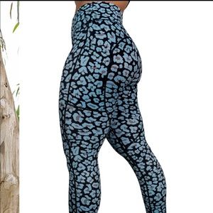 Feed me Fight me leopard leggings w/pockets